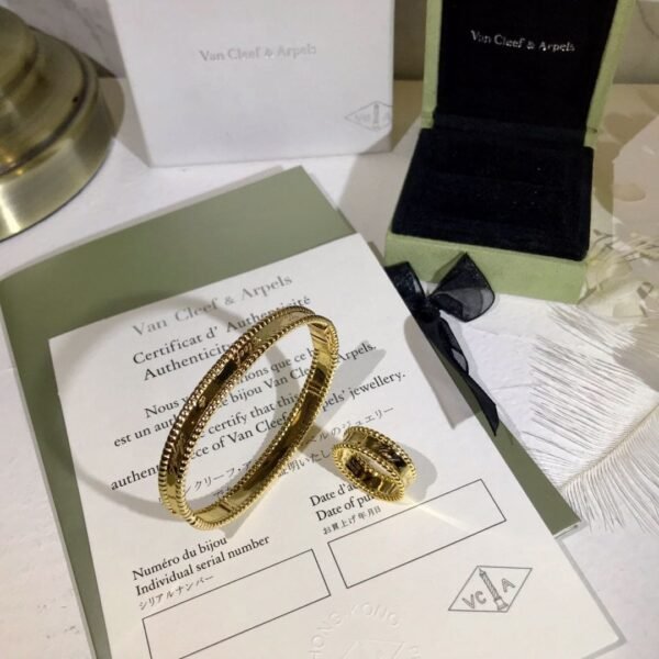 18K Yellow Gold Perl¨¦e Signature Ring