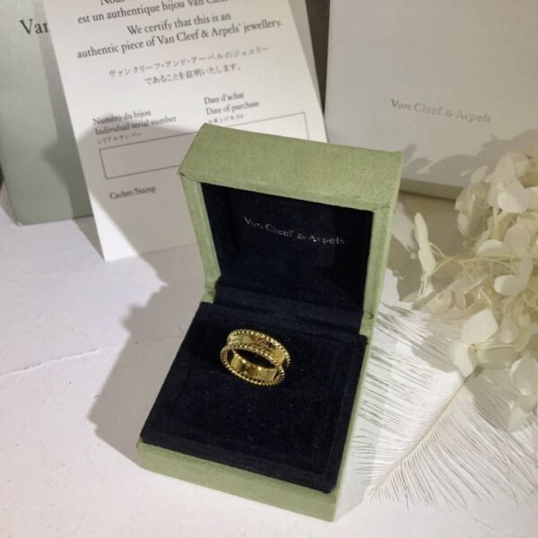 18K Yellow Gold Perl¨¦e Signature Ring