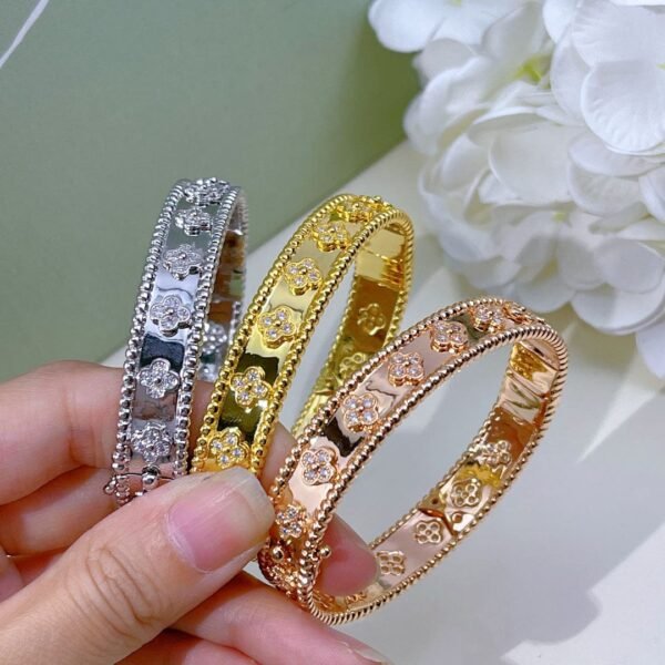 18K White Gold Perl¨¦e Clovers Bracelet