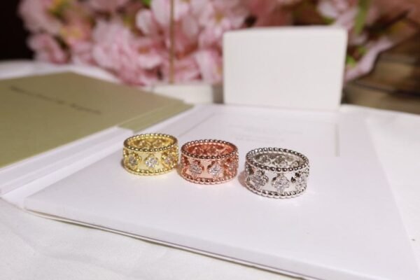 18K Yellow Gold Perl¨¦e Clovers Ring