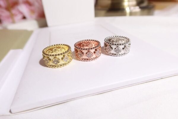 18K Yellow Gold Perl¨¦e Clovers Ring