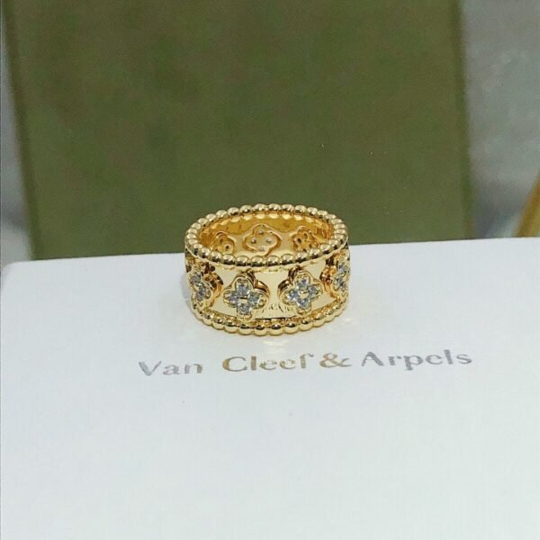18K Yellow Gold Perl¨¦e Clovers Ring