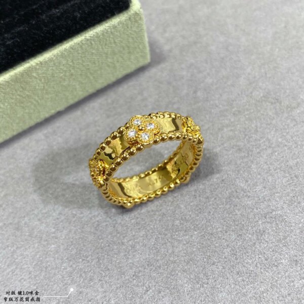 18K Yellow Gold Perl¨¦e Clovers Ring