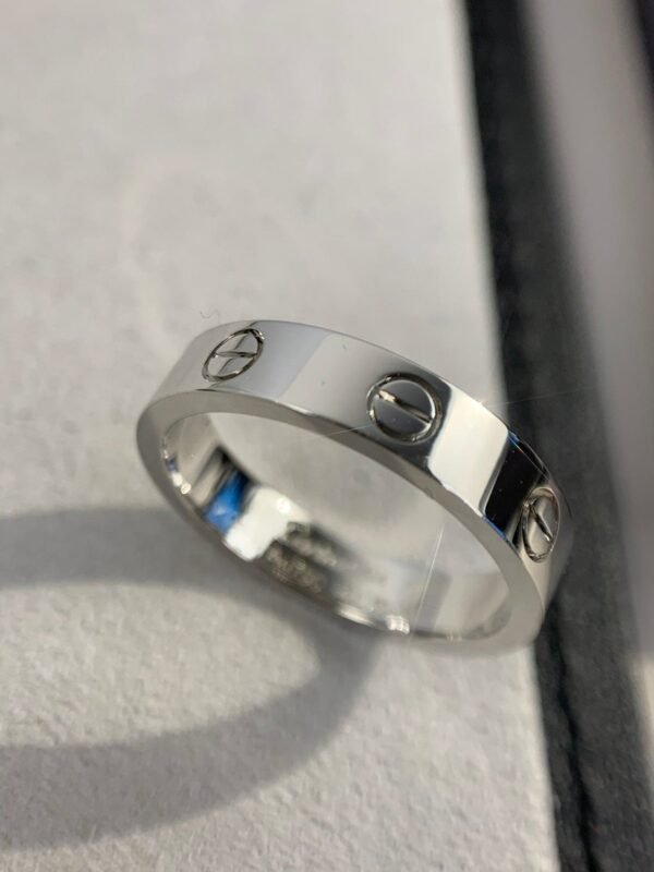 18K Love Wedding 4mm Ring