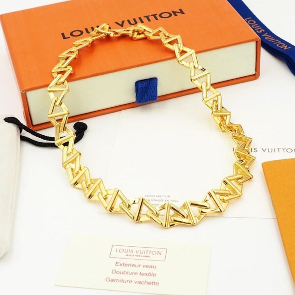 18K Louis Volt Curb Chain Necklace