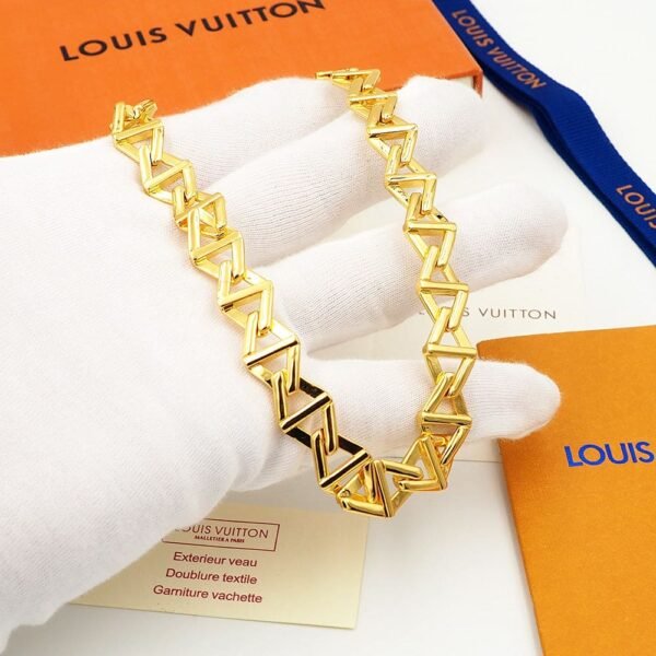 18K Louis Volt Curb Chain Necklace