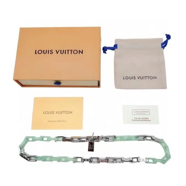 18K Louis Sculpture Necklace