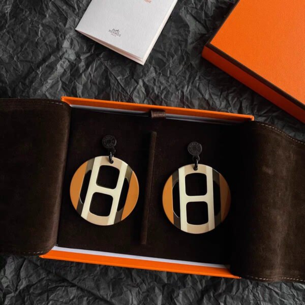 18K H Equipe Stud Earrings