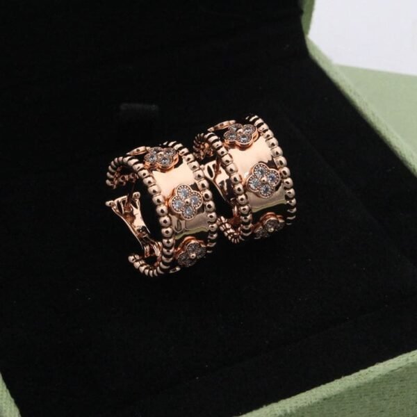 18K Perl¨¦e Clovers Hoop Earrings