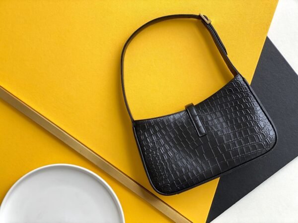 YSSL LE 5 ¨¤ 7 Hobo Bag Black In Embossed Material For Women 9in/23cm YSL 657228DZESW1062