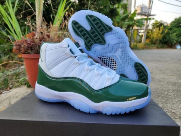 2._2_a3ef93cf-3075-4239-9b11-0c97648988e3 JORDAN 11 Green and White