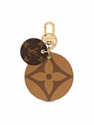 1V key chain-702