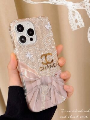 Chic Elegance: Luxury Pearl-Embellished iPhone Case