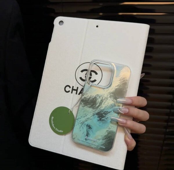 Glacier Blur Shell iPhone Case ¨C INS Style Iridescent Design