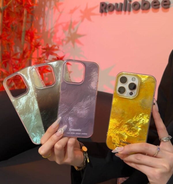 Glacier Blur Shell iPhone Case ¨C INS Style Iridescent Design