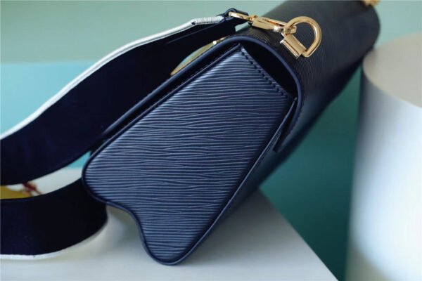 2101572c LV Twist MM Epi Black For Women, Shoulder And Crossbody Bags 7.5in/19cm LV M20680
