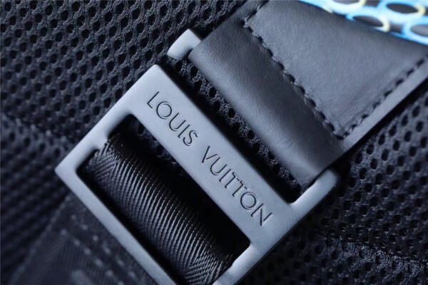 LV Racer Damier Spray Blue For Men, Backpacks 16in/41cm LV?