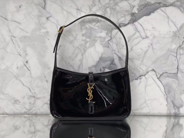 YSSL Le 5 ¨¤ 7 Hobo Bag In Smooth Noir For Women 9in/23cm YSL 6572280UF0W1000