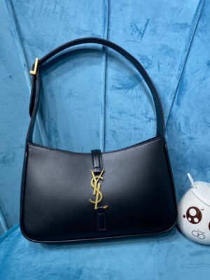 YSSL Le 5 ¨¤ 7 Hobo Bag In Smooth Black For Women 9in/23cm YSL 6572282R20W1000
