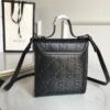 gg Embossed Messenger Bag Black gg Embossed For Men 8.1in/20.5cm gg 625782 1W3AN 1000465