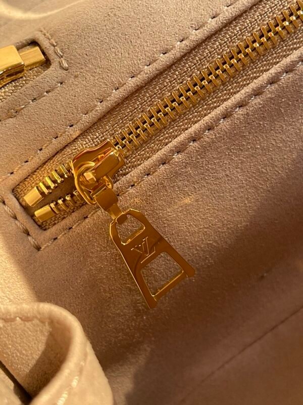 LV Vanity PM Handbag Monogram Empreinte Tourterelle Beige For Women, Women¡¯s Handbags, Shoulder And Crossbody Bags 7.5in/19cm LV M45608