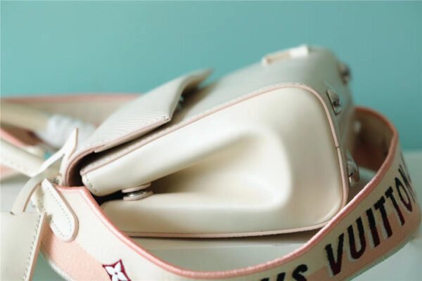 48feb71b LV Cluny Mini Epi Quartz For Women, Shoulder And Crossbody Bags 20cm/7.9in LV M58928