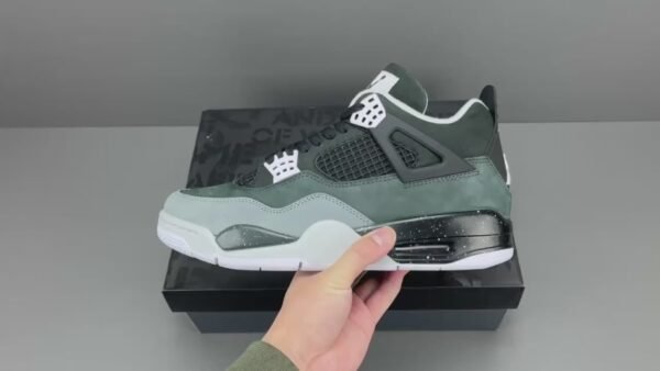 AIR JORDAN 4 x FEAR