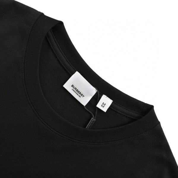 4_21d1d667-b85d-48c2-8a3c-566080ec64c1 Burberry Black T-Shirt with Side Logo