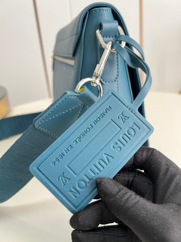 4a40c208 LV Messenger Grain Blue For Men, Bags, Shoulder And Crossbody Bags 11in/28cm LV M59327