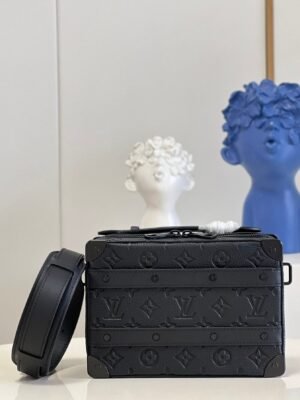 LV Handle Soft Trunk Black Taurillon Monogram For Men, Bags 8.5in/22cm LV M59163
