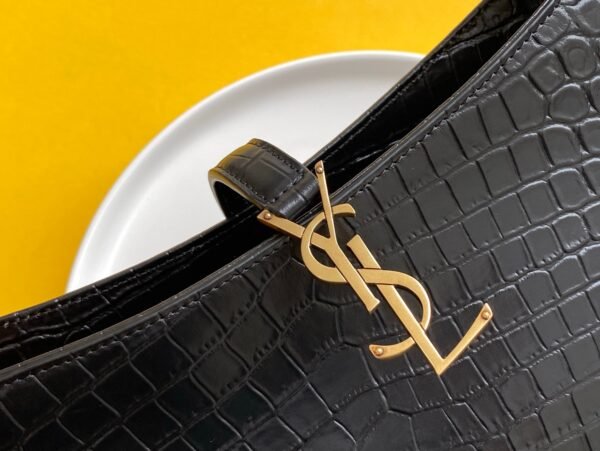 YSSL LE 5 ¨¤ 7 Hobo Bag Black In Embossed Material For Women 9in/23cm YSL 657228DZESW1062