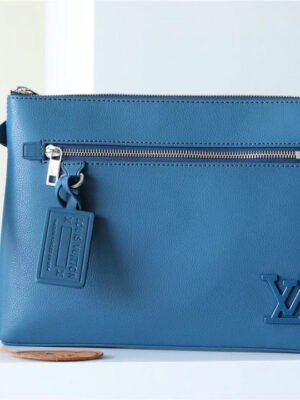 LV Pochette Ipad Blue Aerogram For Men, Wallet 30cm LV M81029