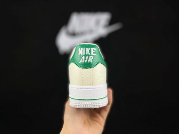 6._6_cae9fdf4-d0d8-41cb-b147-2b0575e38db6 NIKE AIR FORCE 1 "Light Green"