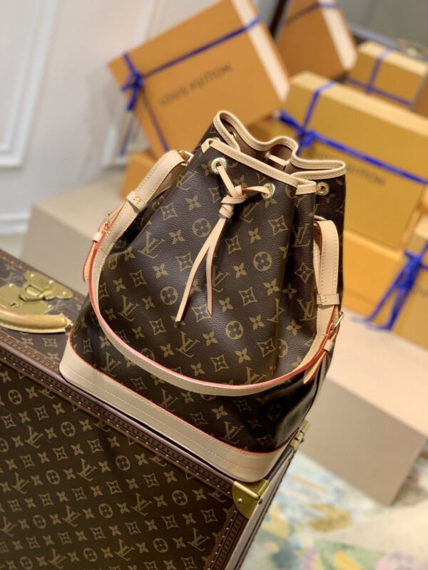 LV No¨¦ Bucket Bag Monogram Canvas For Women,  Shoulder Bags 13.4in/36cm LV M42224