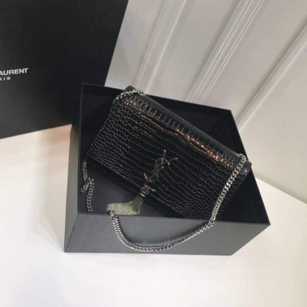 73465008 YSSL Kate Medium Chain Bag With Tassel In Embossed Crocodile Black For Women 9.4in/24cm YSL 354119DND0N1000