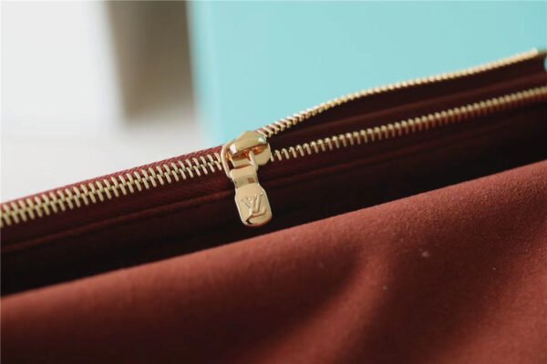 LV Mylockme Chain Pochette Brown / Quartz White For Women,  Shoulder and Crossbody Bags 7.5in/19cm LV?