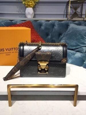 LV Wynwood Chain Bag Monogram Vernis, Epi And Monogram Canvas For Women, WoBags, Shoulder And Crossbody Bags 8.3in/21cm LV M90516