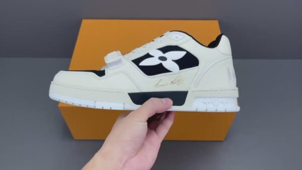 LOUIS VUITTON LV TRAINER SNEAKER