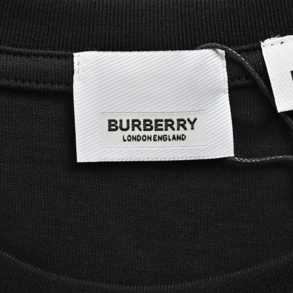 7_849fabb0-dbc3-4fd3-9757-aa9e5b4e1452 Burberry Black T-Shirt with Side Logo