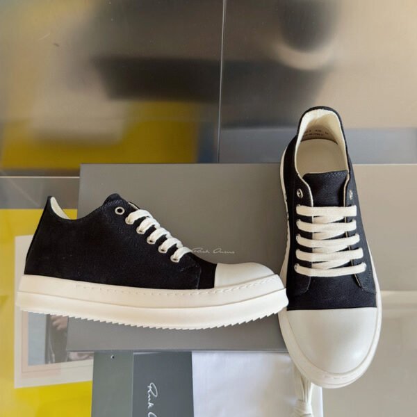 8._8_f91dce8e-5537-4ed3-a6a5-ebcffa1e551e Rick Owens Black Low-Top Sneakers