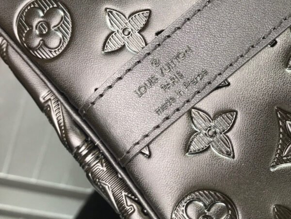 LV Keepall Bandouli¨¨re 50 Monogram Shadow For Men, Travel Bags 19.7in/50cm LV M44810