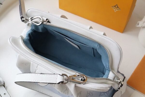 LV Scala Mini Pouch Mahina Gradient Blue For Women, Women¡¯s Bags, Shoulder And Crossbody Bags 9.1in/23cm LV M80497