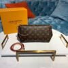 LV Favorite MM Clutch Monogram Canvas For Women, Women¡¯s Handbags, Shoulder And Crossbody Bags 10.2in/26cm LV M40718