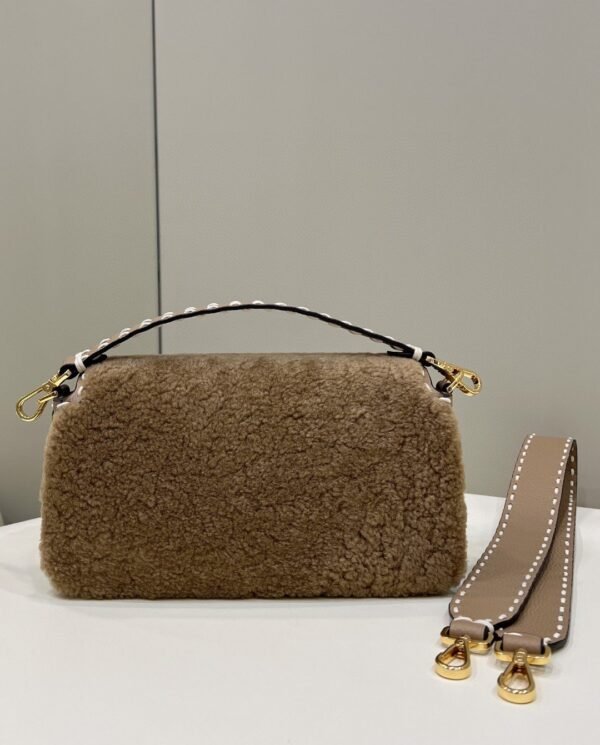 FI Baguette Beige Sheepskin Bag For Woman 27cm/10.5in 8BR600AH96F1F7O