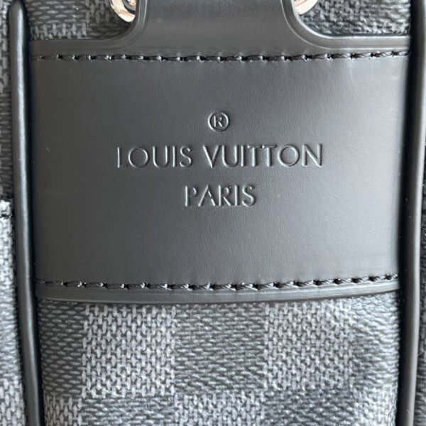 87ef9887 LV Christopher Messenger Bag Damier Graphite Canvas For Men, Bags, Shoulder And Crossbody Bags 13in/33cm LV N41500