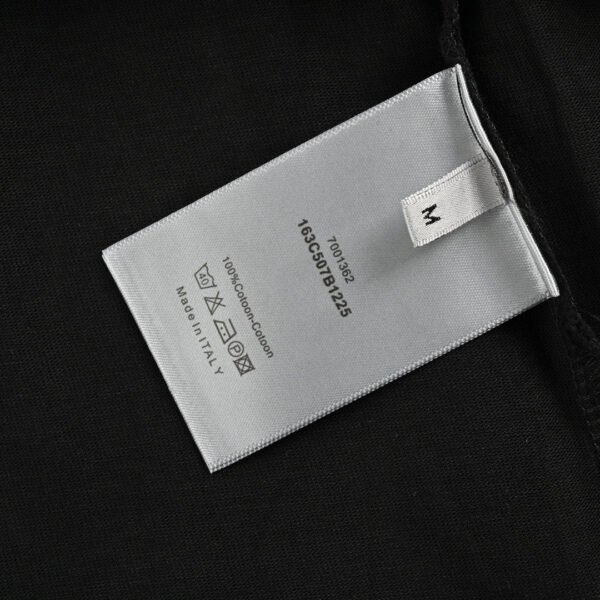 8_f5b4969c-8b35-42ae-a2e5-b3f71728351a Dior Logo T-Shirt (Black)