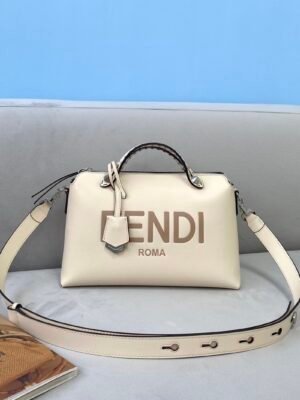 By The Way Medium White For Women, Handbags, Shoulder And Crossbody Bags 10.6in/27cm FF 8BL146