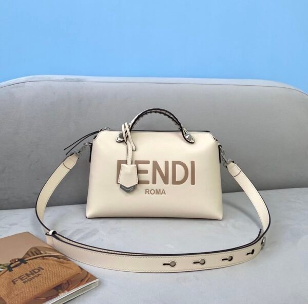 By The Way Medium White For Women, Handbags, Shoulder And Crossbody Bags 10.6in/27cm FF 8BL146