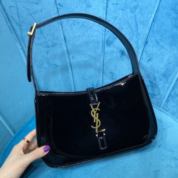 YSSL Le 5 ¨¤ 7 Hobo Bag In Smooth Noir For Women 9in/23cm YSL 6572280UF0W1000