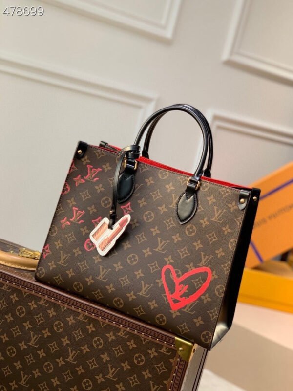 LV Onthego MM Fall In Love Monogram Canvas For Women, Women¡¯s Handbags, Shoulder Bags 13.8in/35cm LV M45888